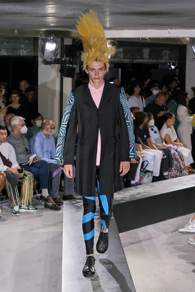 Look 27